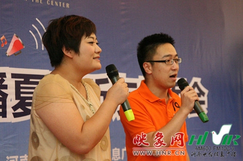 《非凡歡樂匯》主持人：劉菲、一帆