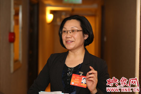 全國人大代表、商丘市實(shí)驗(yàn)小學(xué)校長高阿莉做客映象網(wǎng)兩會微視。