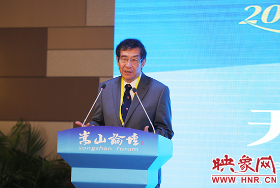 北京大學(xué)高等人文研究院院長杜維明教授。