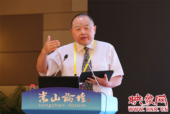 清華大學(xué)國學(xué)院副院長劉東演講。