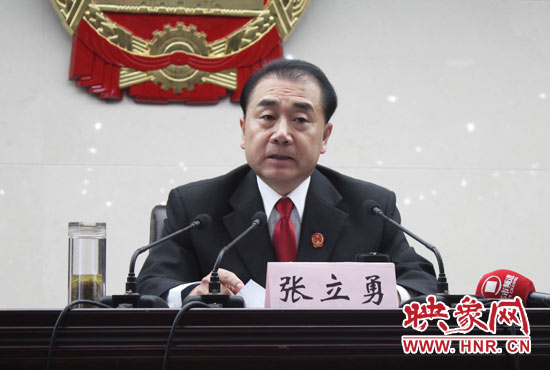 省高院院長張立勇說，全省法院一定要堅(jiān)定為農(nóng)民工討薪的立場(chǎng)不動(dòng)搖