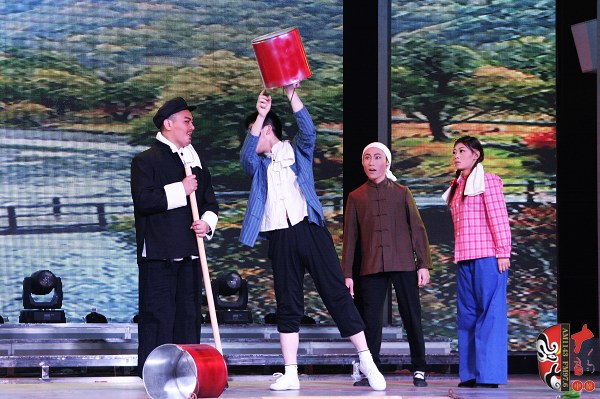 第五場(chǎng)，素雅青年豫劇團(tuán)徐國(guó)言飾老支書