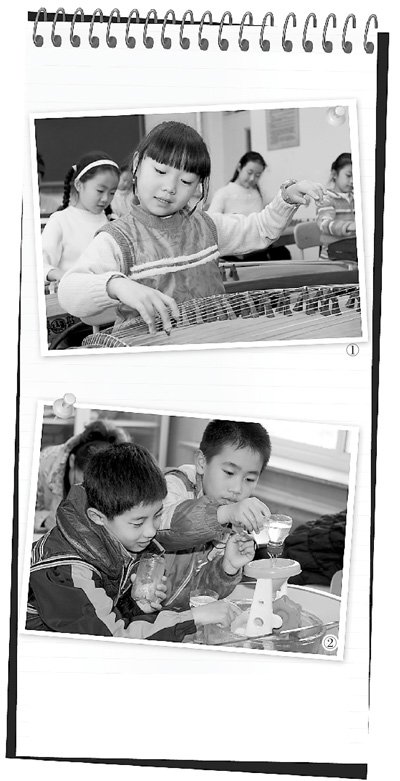 　圖1：鐵路五小古箏社團(tuán)的孩子們正在演奏《高山流水》，圖2：科學(xué)課上，孩子們正在探索水的秘密。