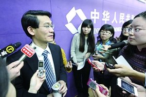 商務(wù)部新聞發(fā)言人表示，月度數(shù)據(jù)出現(xiàn)波動(dòng)是正常的。