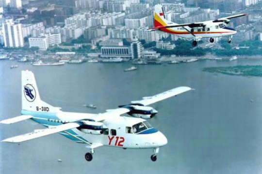 資料圖：中國運(yùn)-12空中飛行。