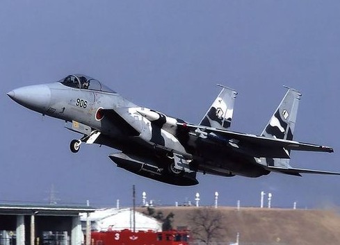 資料圖：日本空軍自衛(wèi)隊(duì)F15戰(zhàn)機(jī)。