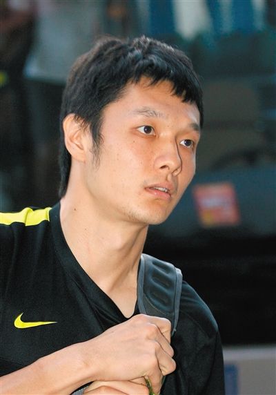 楊智 足球守門員,現(xiàn)效力于北京國安隊,為國家隊守門員。