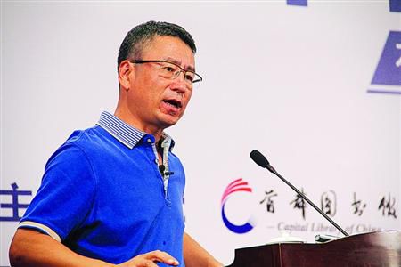 白巖松說：“我現(xiàn)在還在做，把眼前的事情做好就OK了?！? width=