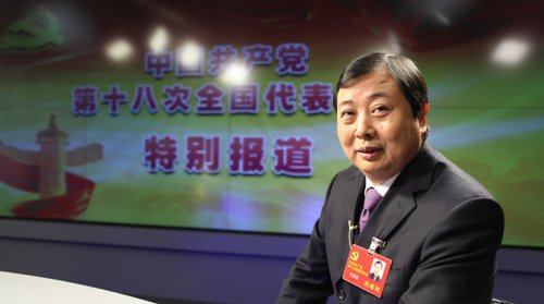 十八大代表，江蘇省江陰市華西村黨委書記、華西集團(tuán)董事長吳協(xié)恩