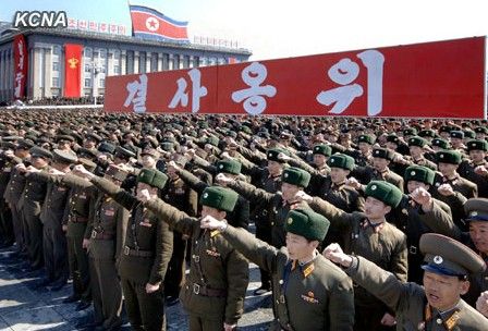 29日，平壤金日成廣場(chǎng)舉行軍民大會(huì)，對(duì)朝鮮人民軍最高司令部聲明表示支持。