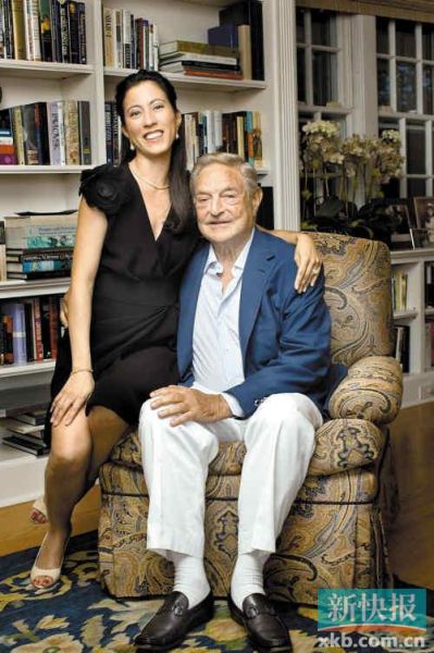 索羅斯及其未婚妻多美子。