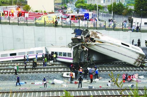 當(dāng)?shù)貢r(shí)間24日晚，西班牙一列火車(chē)在圣地亞哥-德孔波斯特拉附近脫軌，造成至少78人死亡、上百人受傷。