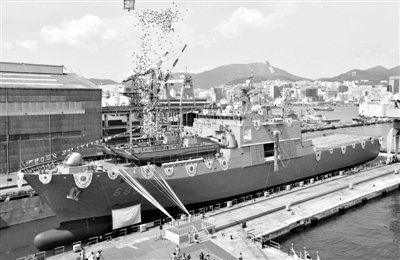 9月11日，韓國(guó)釜山，韓國(guó)海軍新一代登陸艦“天王峰”號(hào)舉行了下水儀式。