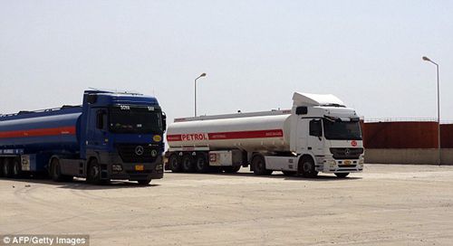 伊拉克武裝分子的運(yùn)油車(chē)