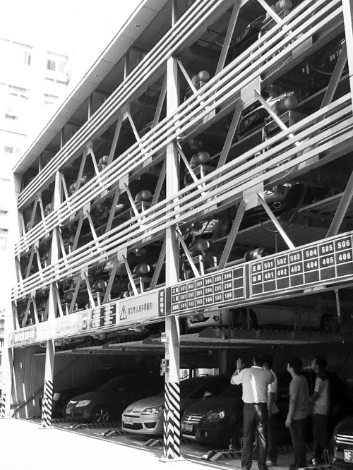 　鄭州新建的28座立體車庫(kù)，多數(shù)沒(méi)有規(guī)劃許可證