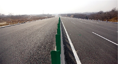 鄭上快速路工程建設(shè)已進入收尾階段。