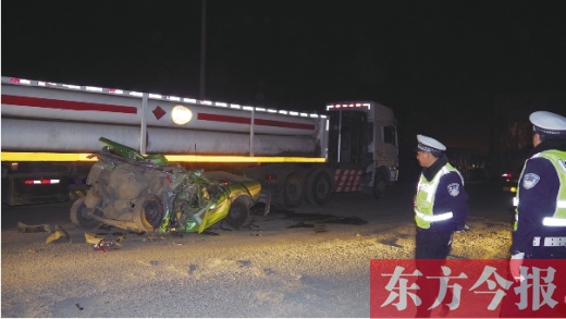 昨日下午，鄭平路與107國(guó)道并線處突發(fā)車禍，造成鄭平路擁堵兩個(gè)多小時(shí)