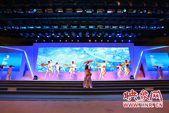現(xiàn)場(chǎng)表演。