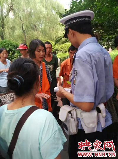 令人憤怒的是，這名老太太竟然報(bào)警說(shuō)“她被環(huán)衛(wèi)工打了”