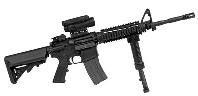 M4 卡賓槍，戰(zhàn)斗全重：3.4公斤，最大有效射程：600米，全槍長：840mm，空槍重：2.88公斤