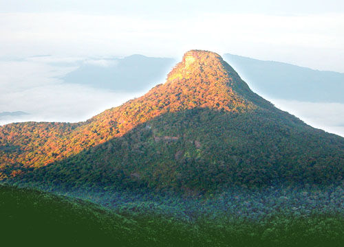 亞當(dāng)峰
