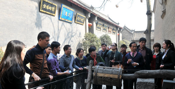康百萬莊園、杜甫故里景區(qū)迎江蘇旅游踩線團(tuán)