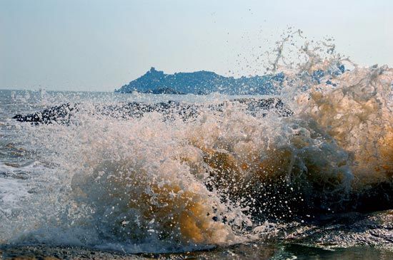 浪擊浪琴灣 浪擊浪琴灣