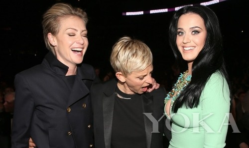 艾倫·德杰尼勒斯(Ellen DeGeneres)同志請(qǐng)注意你的節(jié)操，你老婆還在旁邊看著呢