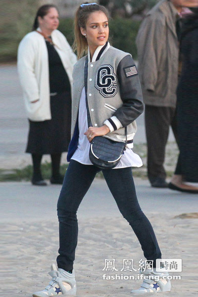 杰西卡-阿爾芭(JessicaMarie Alba) 杰西卡-阿爾芭(JessicaMarie Alba)