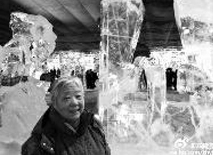 鄭淵潔為81歲母親所拍圖片。