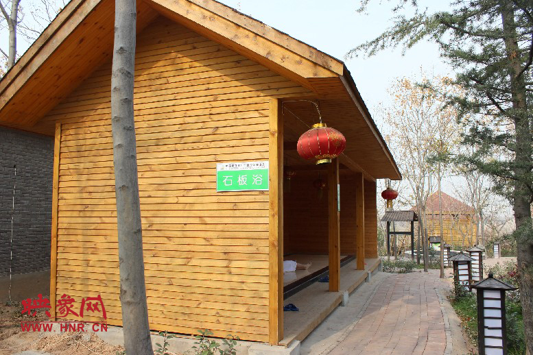 石板浴，躺在上面超級爽