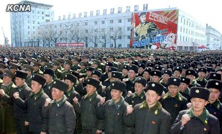 朝鮮黃海北道、咸鏡南道和南浦市11日舉行軍民大會，支持朝鮮人民軍最高司令部發(fā)言人聲明。