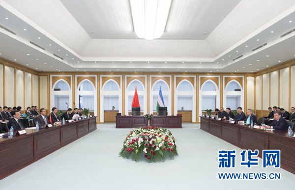 李克強(qiáng)與烏茲別克斯坦總理米爾濟(jì)亞耶夫舉行會(huì)談 李克強(qiáng)與烏茲別克斯坦總理米爾濟(jì)亞耶夫舉行會(huì)談
