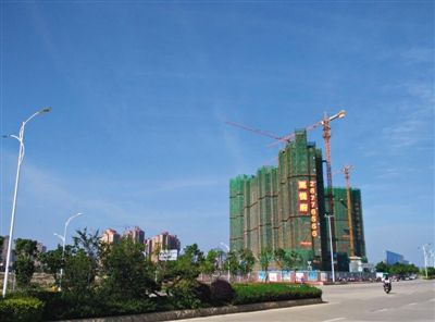 泉州東海片區(qū)海悅府地產(chǎn)項(xiàng)目。該項(xiàng)目開發(fā)公司董事蔡俊偉于春節(jié)前被帶走調(diào)查。