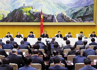 5月12日，國(guó)務(wù)院召開推進(jìn)簡(jiǎn)政放權(quán)放管結(jié)合職能轉(zhuǎn)變工作電視電話會(huì)議，李克強(qiáng)總理發(fā)表講話。新華社記者