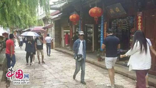 麗江古城大部分商戶關(guān)門抗議圍城強收“古維費”