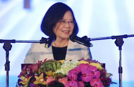 蔡英文向教師溫情喊話教師嗆：太晚了?。▓D片來源：臺灣《聯(lián)合報》）