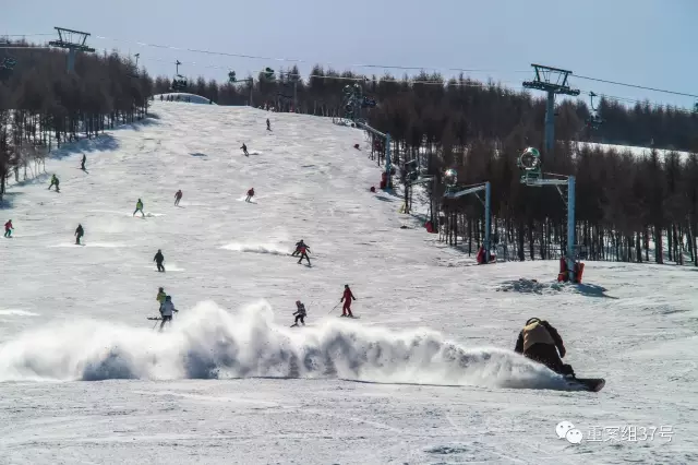 10歲男童滑雪墜崖身亡 滑雪場(chǎng)內(nèi)無(wú)監(jiān)控引家屬質(zhì)疑