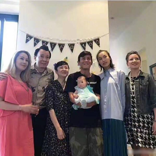 陳冠希女兒首曝光 陳冠希女友是誰？秦舒培個人資料照片家庭背景