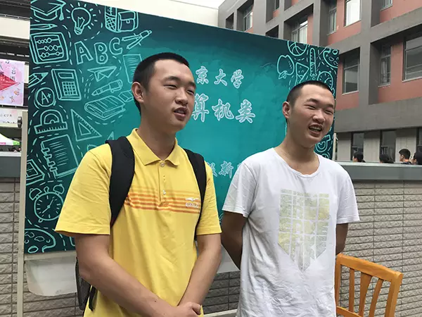 雙胞胎兄弟陳于勤、陳于思。