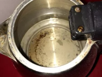 太惡心！女游客竟用酒店燒水壺煮自己的臟內(nèi)褲