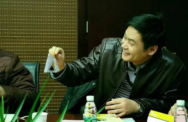 孫躍青 鄭州市公交公司車長，首屆河南十大影響力公職人員獲獎?wù)? complete=