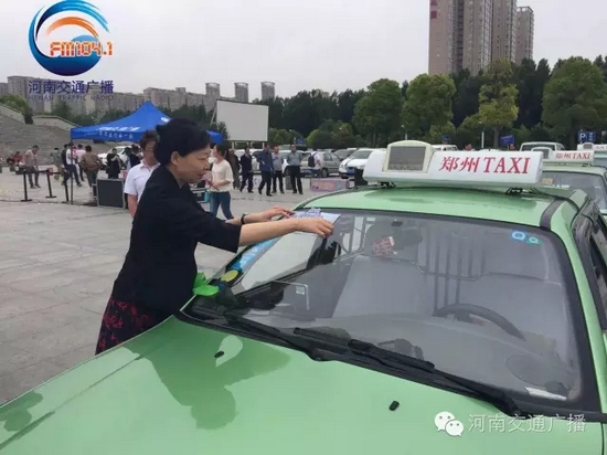 省文明辦專職副主任張曼如，對愛心助考活動的舉辦給予高度評價。