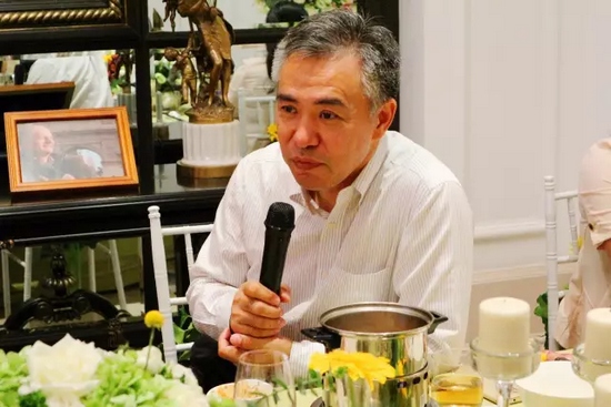 就藝術(shù)品投資收藏、人工智能、基因檢測等話題，劉東曉博士一一做了分析講解。