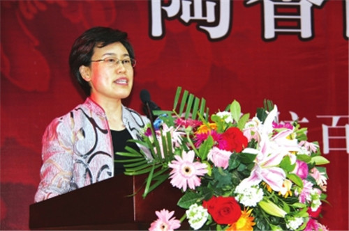 洛陽市委常委、組織部部長，洛陽市關(guān)心下一代工作委員會主任陳向平致辭