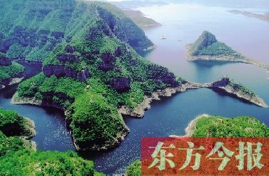 碧水藍(lán)天有綠色,是濟(jì)源人生活的愿望。如今,正是因?yàn)闈?jì)源有山有水,綠樹成蔭,很多在外工作的濟(jì)源人慢慢選擇回家鄉(xiāng)買房定居。