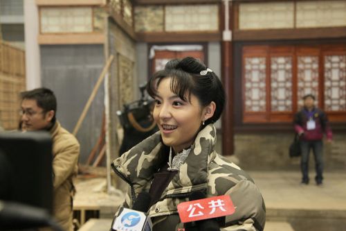 《大河兒女》演員接受媒體專訪。