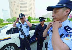 首都專(zhuān)職武裝巡邏力量：配長(zhǎng)槍防暴盾