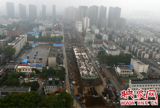 明年春節(jié)前高架橋部分道路將建成通車。