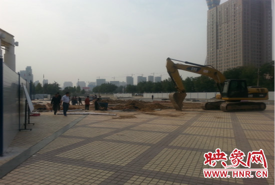 隴海路朝鳳路等三個站點已經(jīng)實施圍擋。